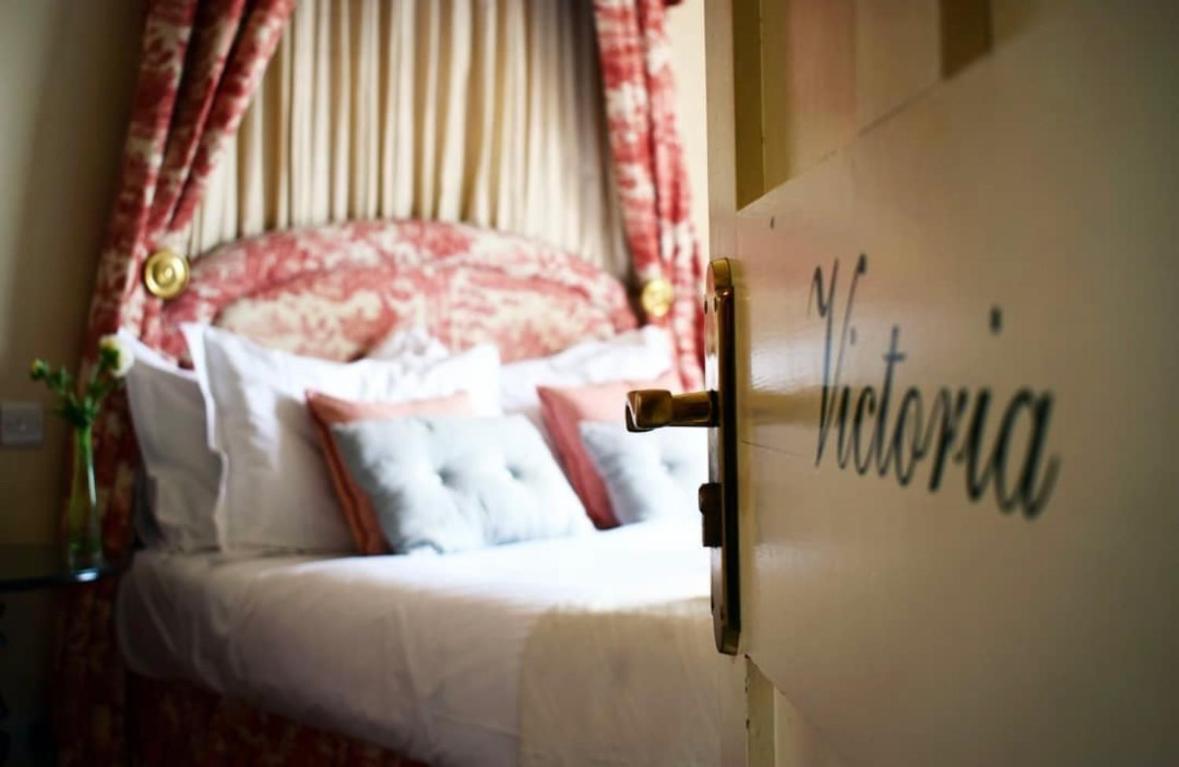 Hotel The Windsor Town House Bath Zewnętrze zdjęcie A room at the Victoria