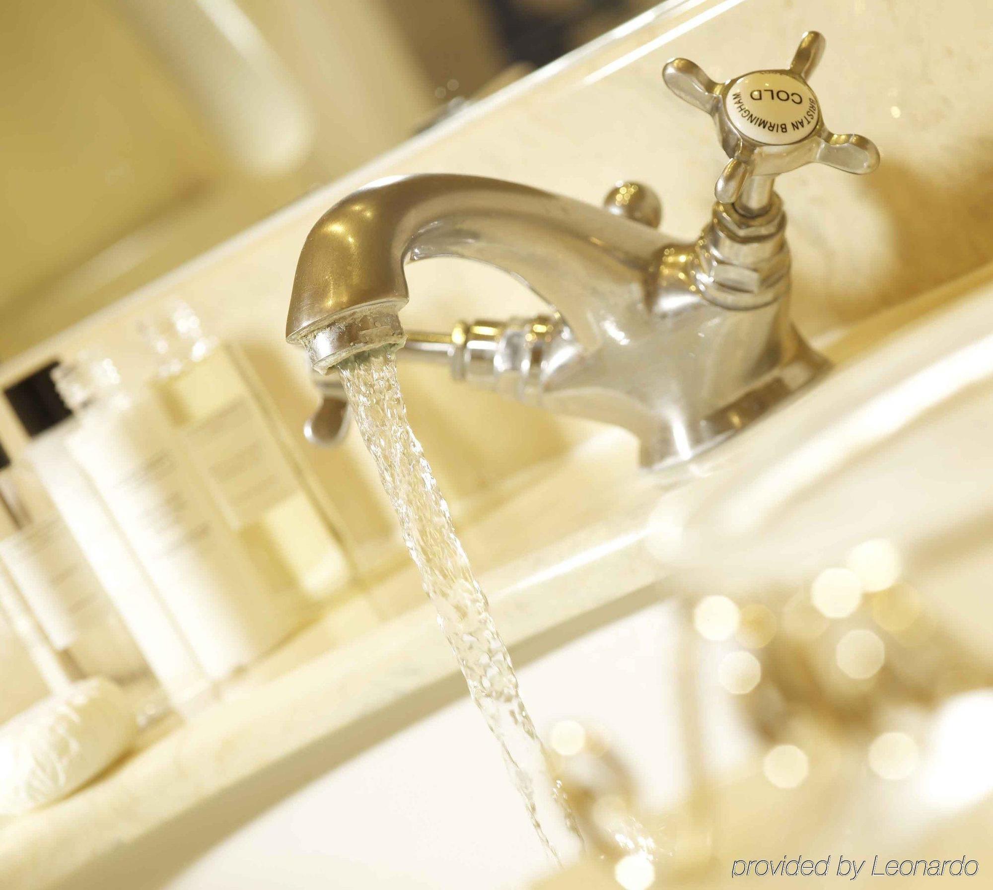 Hotel The Windsor Town House Bath Zewnętrze zdjęcie A kitchen tap